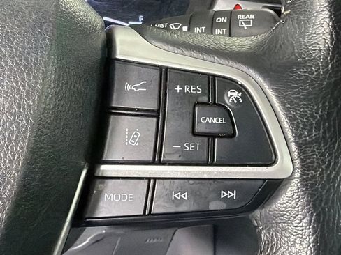 Used 2024 Toyota Sienna XLE image 25