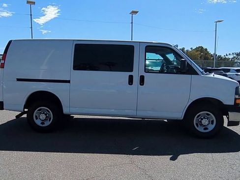 Used 2019 Chevrolet Express 2500 w/ Driver Convenience Package RWD image 9
