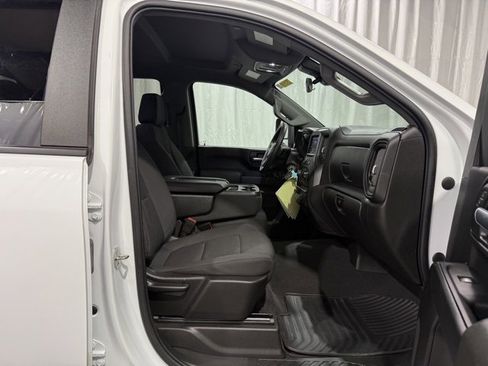 Used 2022 Chevrolet Silverado 2500 Custom w/ Custom Convenience Package image 14