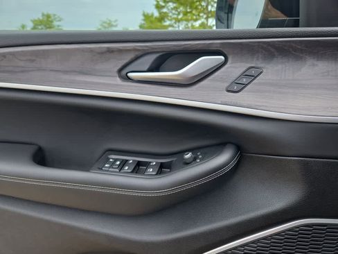 Used 2023 Jeep Grand Cherokee image 37