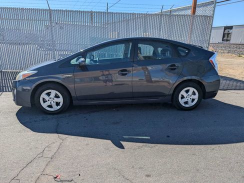 Used 2011 Toyota Prius image 2