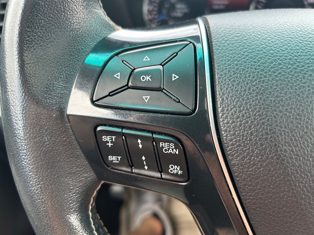 Used 2017 Ford Explorer Platinum AWD/4WD image 31