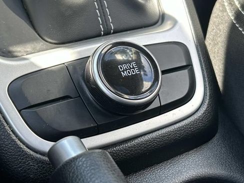 Certified 2024 Hyundai Venue SEL FWD image 24