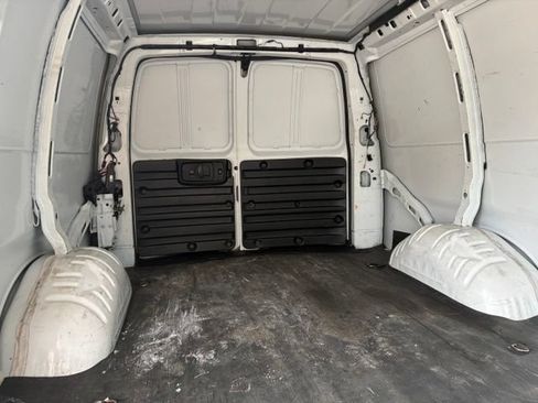 Used 2023 Chevrolet Express 2500 Extended RWD image 18