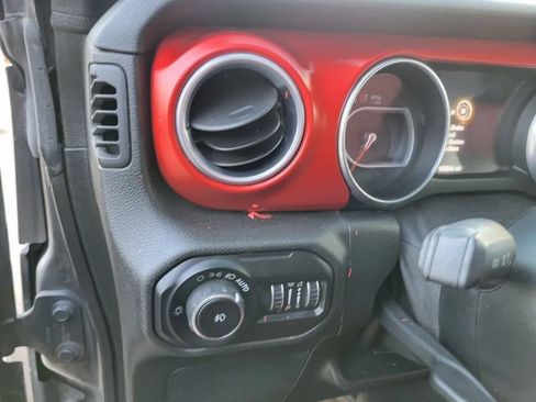 Used 2018 Jeep Wrangler Unlimited Rubicon w/ Dual Top Group AWD/4WD image 12