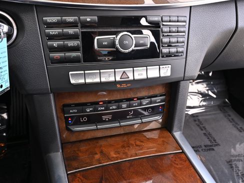 Used 2014 Mercedes-Benz E 350 Sedan image 18