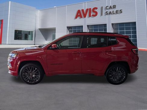 Used 2023 Jeep Compass Limited image 10