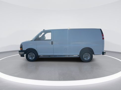 Used 2024 GMC Savana 2500 w/ Driver Convenience Package image 5