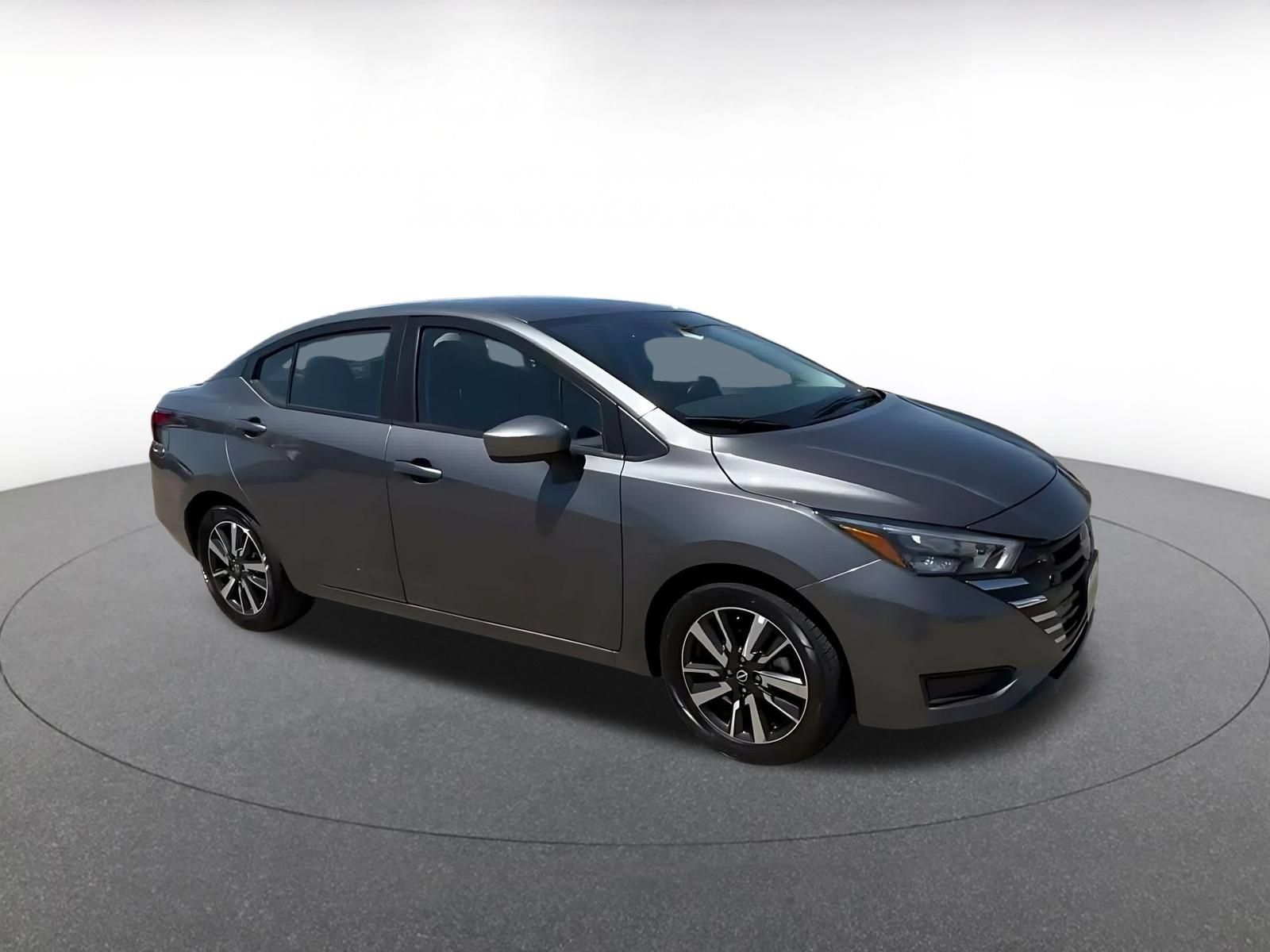 Used 2025 Nissan Versa SV FWD image 2