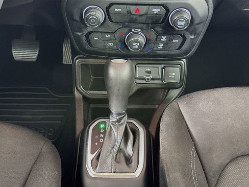 Used 2020 Jeep Renegade Sport image 33