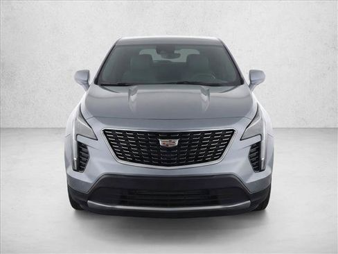 Used 2024 Cadillac XT4 Luxury FWD image 2