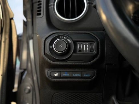 Used 2022 Jeep Wrangler Unlimited Sahara w/ Cold Weather Group image 24