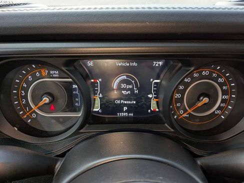Used 2024 Jeep Gladiator Rubicon w/ Technology Group AWD/4WD image 25