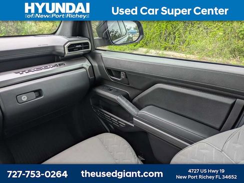 Used 2025 Toyota Tacoma SR5 RWD image 18