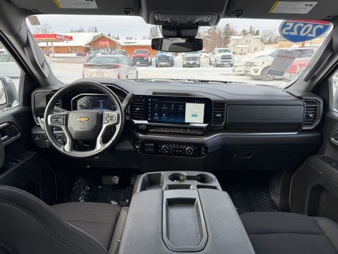 Used 2025 Chevrolet Silverado 1500 LT image 2