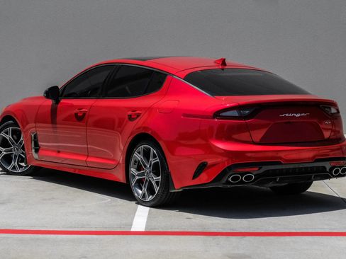 Used 2021 Kia Stinger GT2 RWD image 16