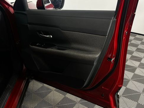 Used 2025 Nissan Kicks SV image 29