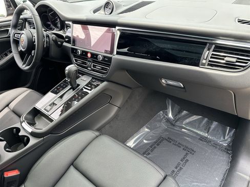 New 2025 Porsche Macan Turbo image 19