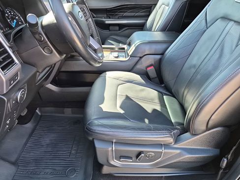 Used 2021 Ford Expedition Platinum image 31