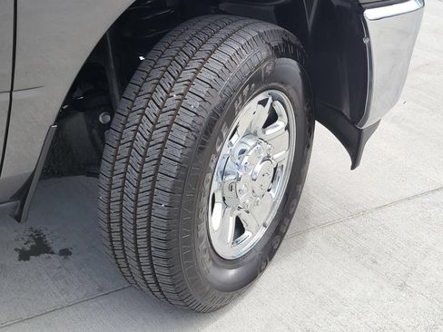 Used 2024 RAM 3500 Tradesman w/ Chrome Appearance Group AWD/4WD image 7