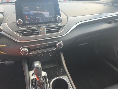 Used 2023 Nissan Altima 2.5 SR FWD image 14