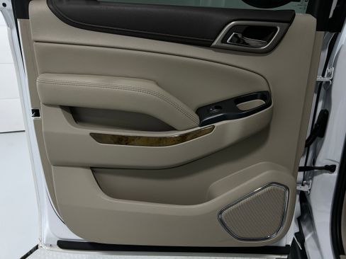 Used 2017 GMC Yukon XL Denali image 28