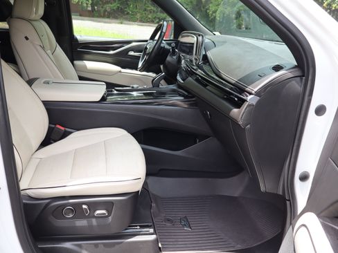 Used 2021 Cadillac Escalade Sport w/ Driver Assist Tech Package AWD/4WD image 29