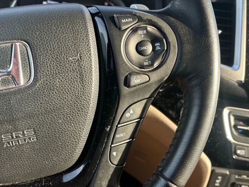 Used 2018 Honda Pilot Touring image 31