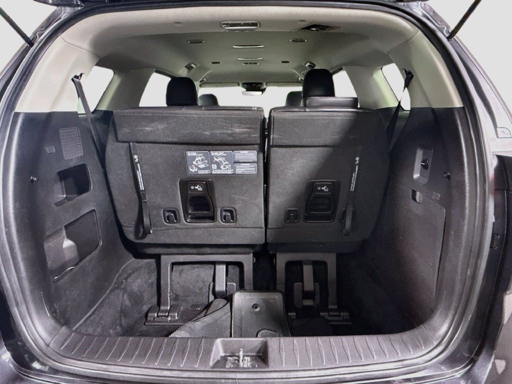 Used 2024 Kia Carnival LX FWD image 32