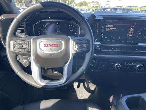 Used 2026 GMC Sierra 1500 SLT AWD/4WD image 14