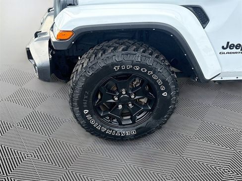Used 2022 Jeep Gladiator Willys image 33