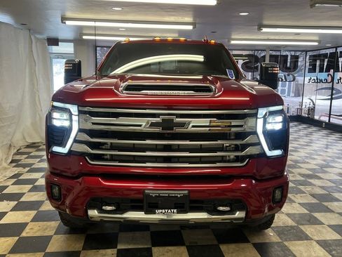 Used 2024 Chevrolet Silverado 2500 High Country w/ Technology Package AWD/4WD image 2