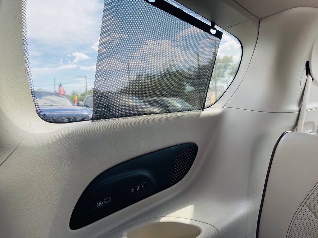 Used 2020 Chrysler Pacifica Limited FWD image 23