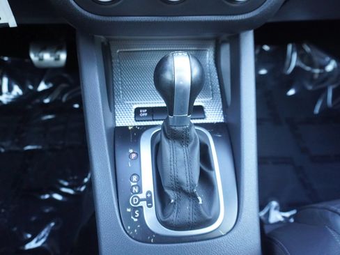 Used 2008 Volkswagen R32 AWD/4WD image 19