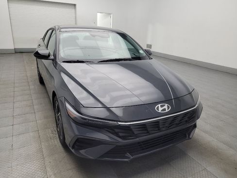 Used 2025 Hyundai Elantra Sport FWD image 13