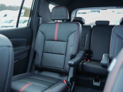 Used 2026 Chevrolet Traverse RS image 46