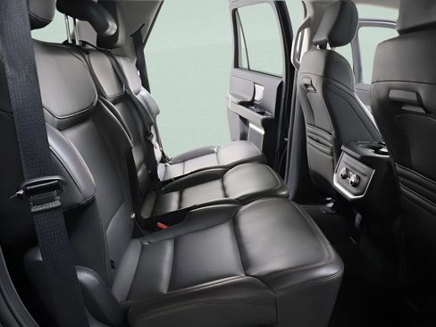 Used 2025 Ford Expedition Active image 27