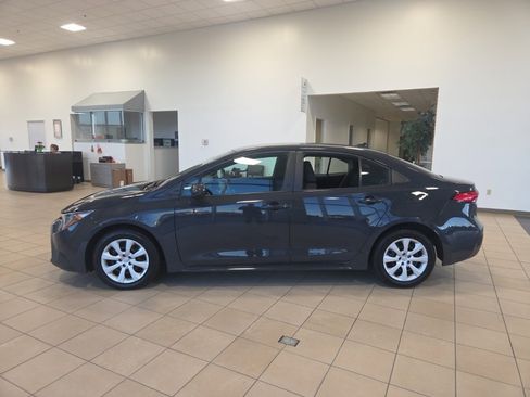 Used 2024 Toyota Corolla LE image 2