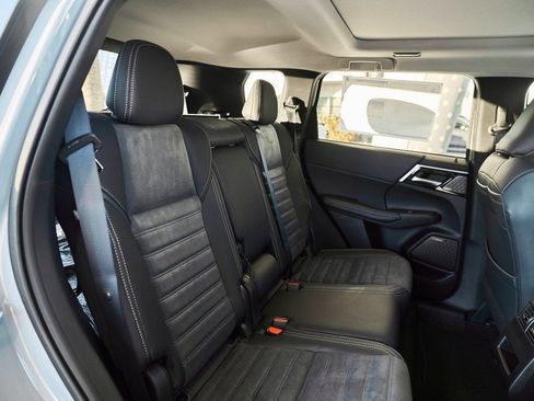 New 2026 Mitsubishi Outlander SE FWD image 29