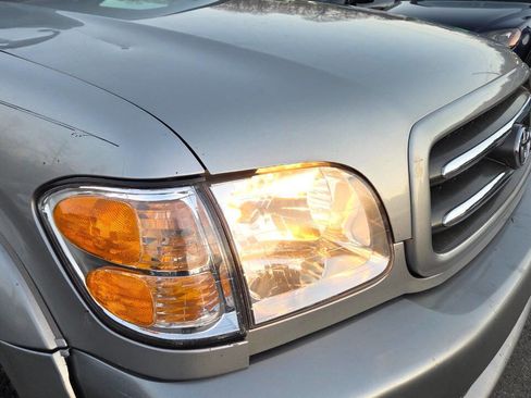Used 2002 Toyota Sequoia Limited image 19