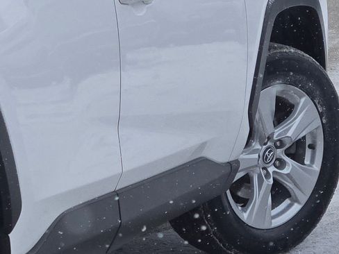 Used 2020 Toyota RAV4 XLE w/ Convenience Package image 15