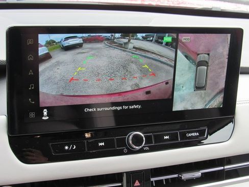 New 2025 Mitsubishi Outlander SE image 19