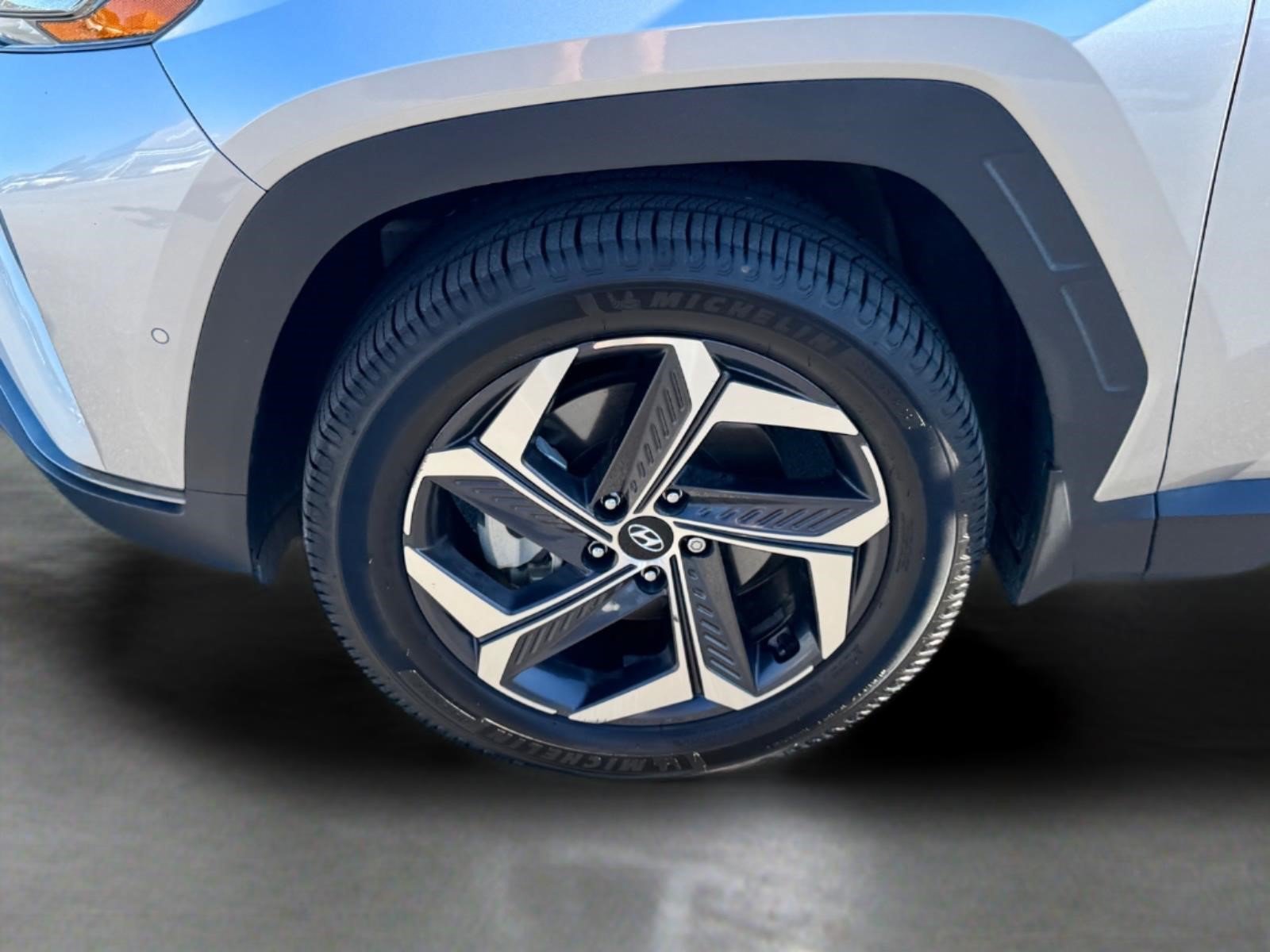 Used 2024 Hyundai Tucson Limited AWD/4WD image 19