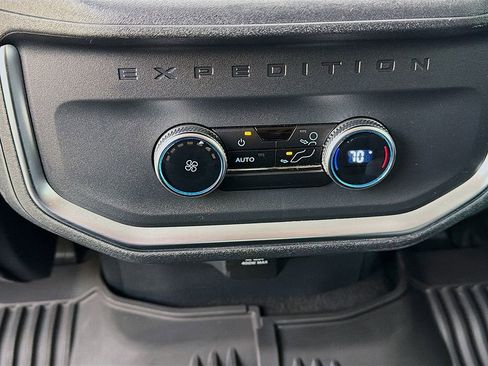 Used 2025 Ford Expedition Active image 27