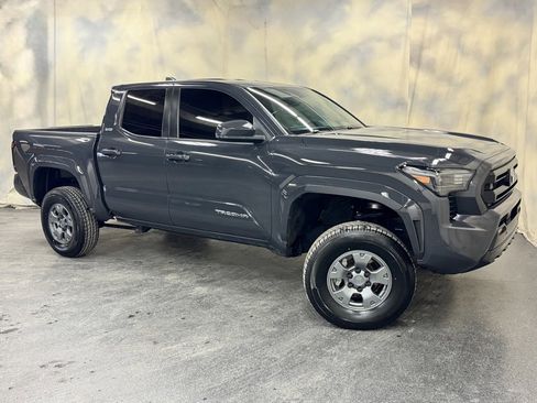 Used 2024 Toyota Tacoma SR5 image 8