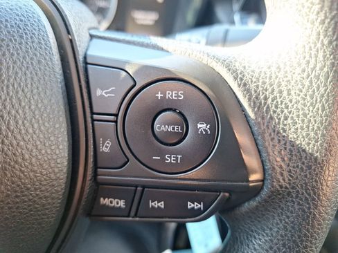 Used 2021 Toyota Corolla LE image 21