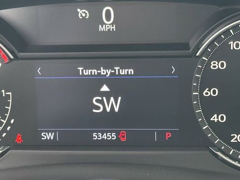 Used 2023 Cadillac XT4 Premium Luxury w/ Cold Weather Package FWD image 15