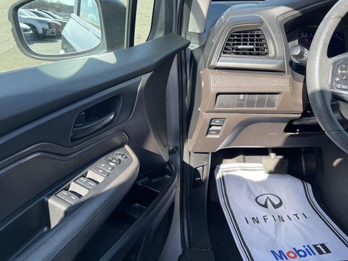 Used 2018 Honda Odyssey LX image 2