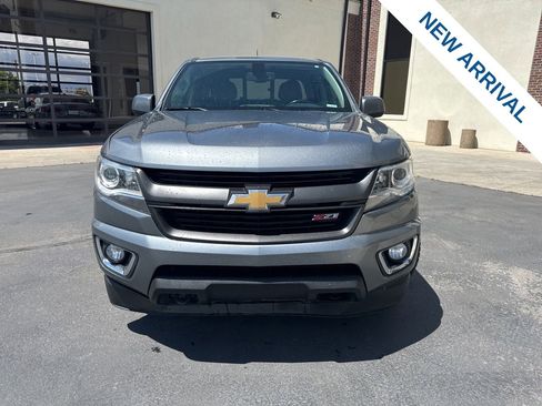 Used 2020 Chevrolet Colorado Z71 AWD/4WD image 2