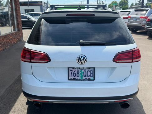 Used 2019 Volkswagen Golf Alltrack SE AWD/4WD image 5